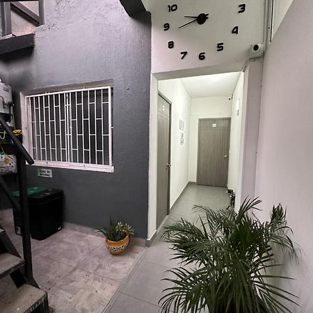 Aparta Estudio Amoblado 4 Medellin, San Joaquin Apartment Bagian luar foto